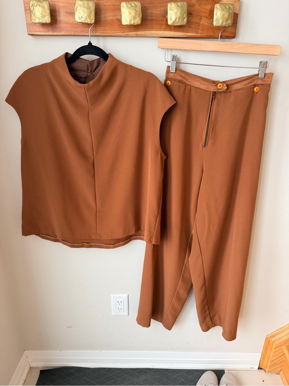Caramel Two-Piece Set Shirt & Pants Retro Minimalist Quiet Luxury